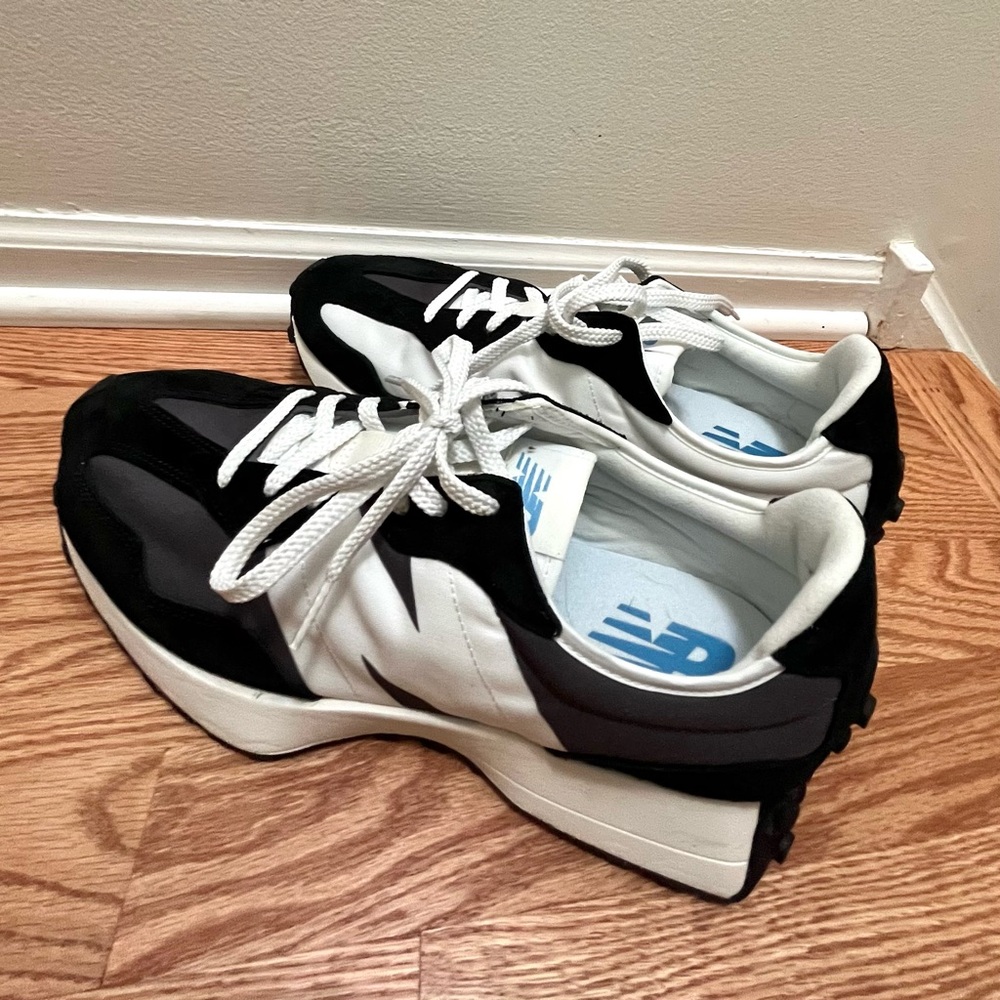 New Balance 327
